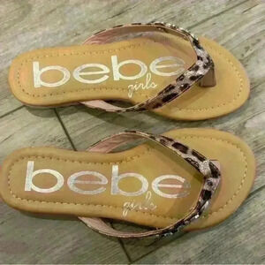 Bebe girls leopard print flip flops size 13